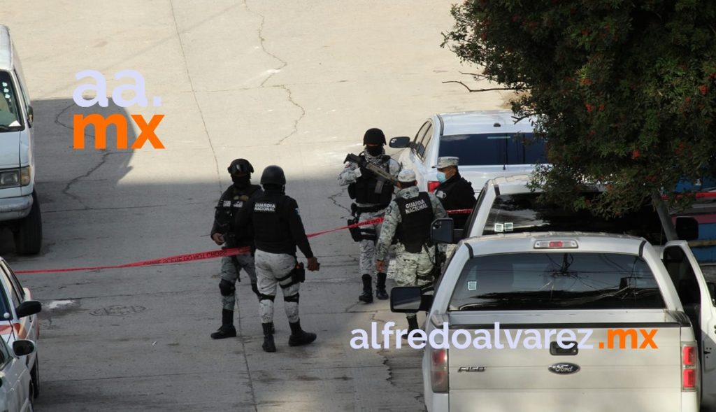 HALLAN RESTOS HUMANOS EN PREDIO DONDE SUJETO ENTERRABA DECAPITADO