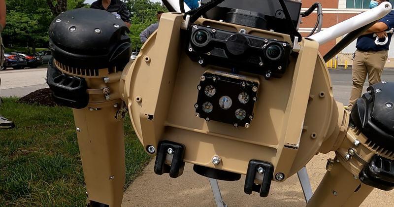 CBP REFORZARá LA VIGILANCIA DE LA FRONTERA CON PERROS ROBOTS CBP REFORZARá LA VIGILANCIA DE LA FRONTERA CON PERROS ROBOTS
