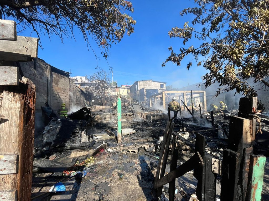 CONFIRMAN OCHO MUERTOS EN EL INCENDIO