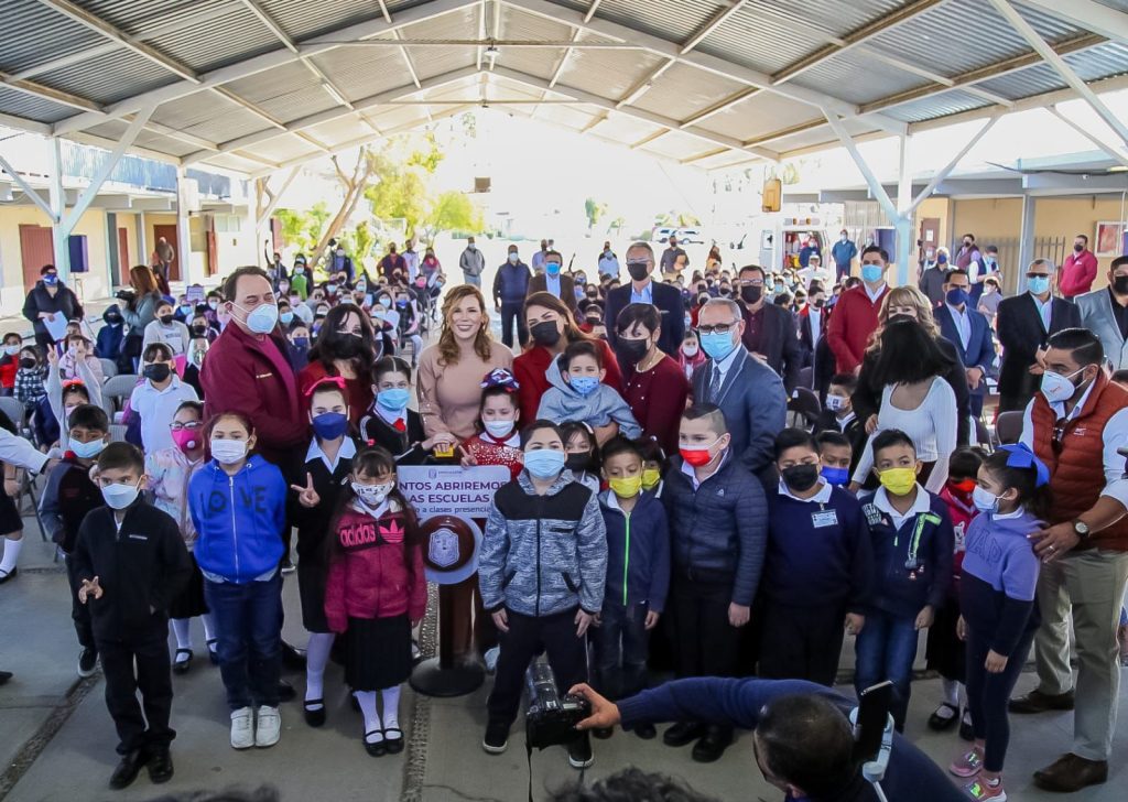 GOBERNADORA DA BIENVENIDA A ALUMNOS EN REGRESO A CLASES PRESENCIALES