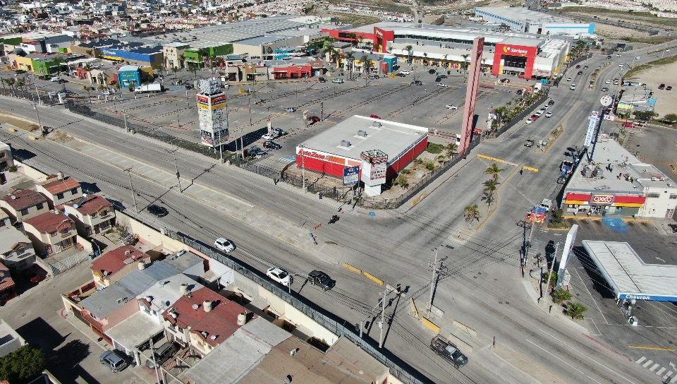 CIERRAN VIALIDAD PARA CONEXIóN DE LUZ EN EL BULEVAR EL ROSARIO