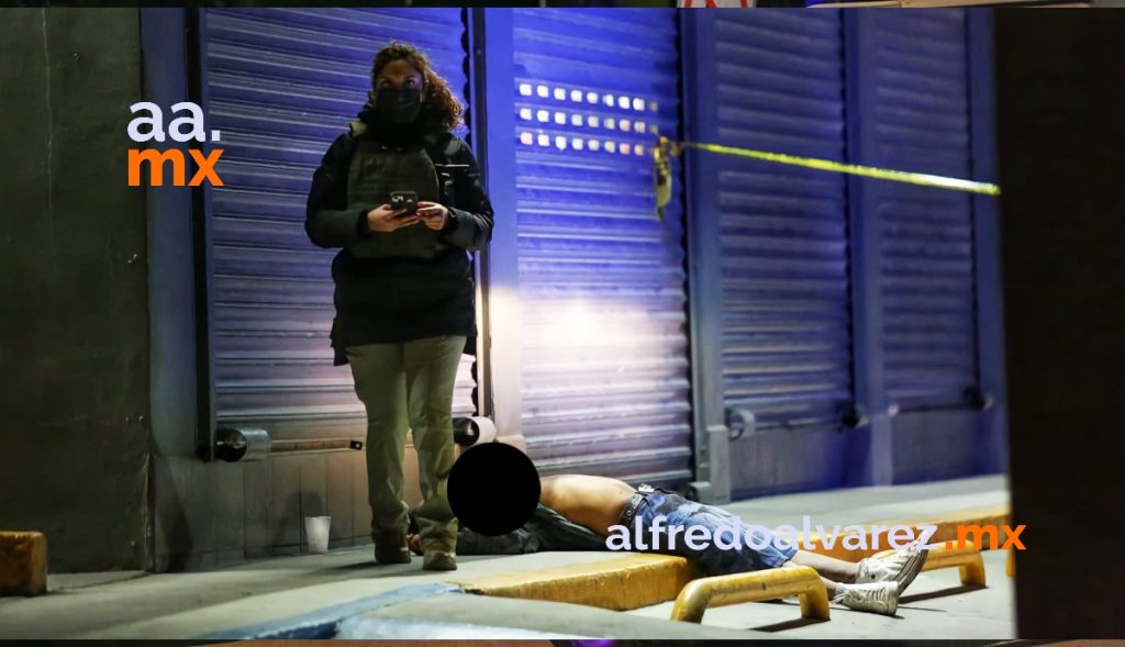 SUJETOS ABREN FUEGO EN PUESTO DE COMIDA; DEJAN UN MUERTO Y HERIDOS