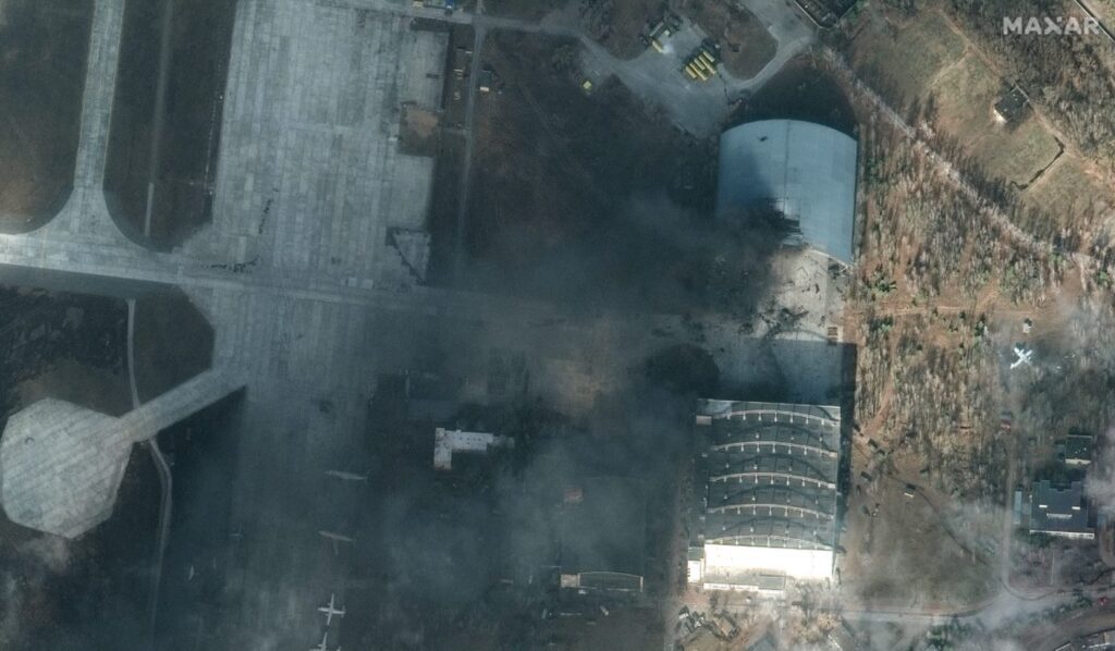 RUSIA DESTRUYE EL AVIóN MáS GRANDE DEL MUNDO EN UCRANIA