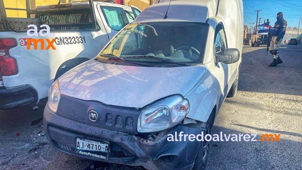 UNIDAD DE LA GN SE PASA SEMáFORO Y PROVOCA ACCIDENTE