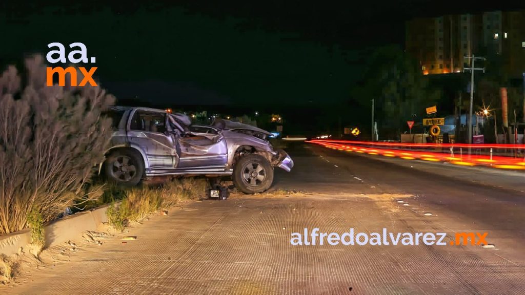 TRES PERSONAS SALEN PROYECTADAS TRAS APARATOSO ACCIDENTE