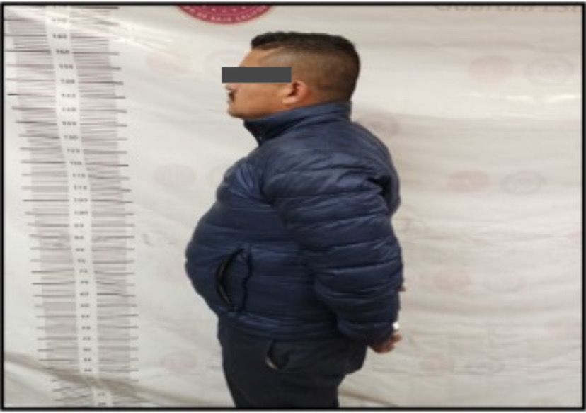 DETIENEN A HOMBRE EN AUTO CON REPORTE DE ROBO