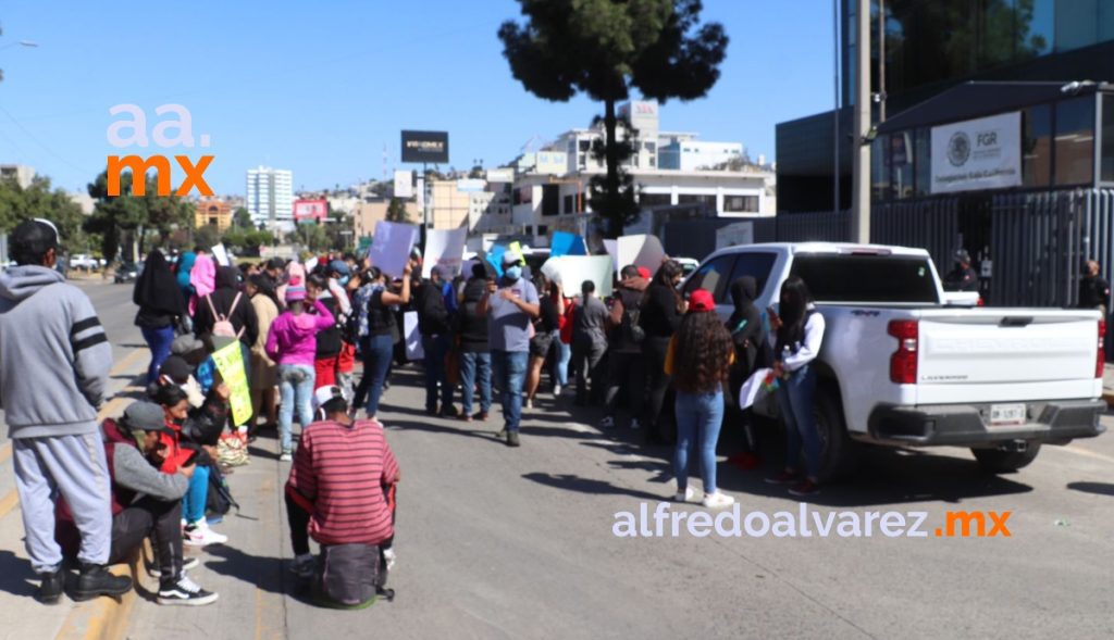 FAMILIA MIGRANTE ACUSA QUE AUTORIDADES LOS PUSIERON EN RIESGO