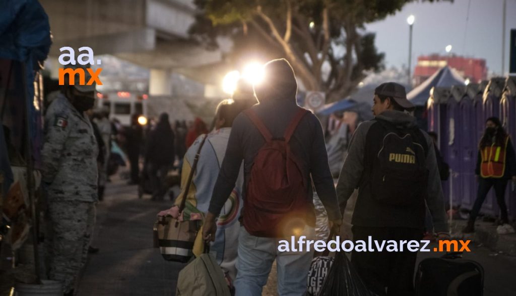 DESALOJAN EL CAMPAMENTO MIGRANTE 'EL CHAPARRAL'