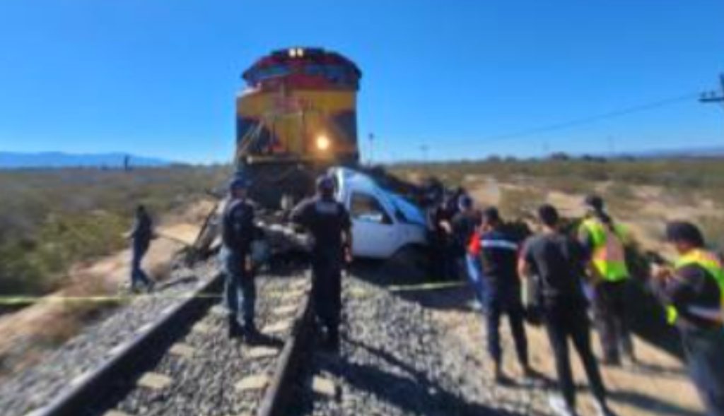 FALLECE CONDUCTOR AL INTENTAR GANARLE EL PASO AL TREN