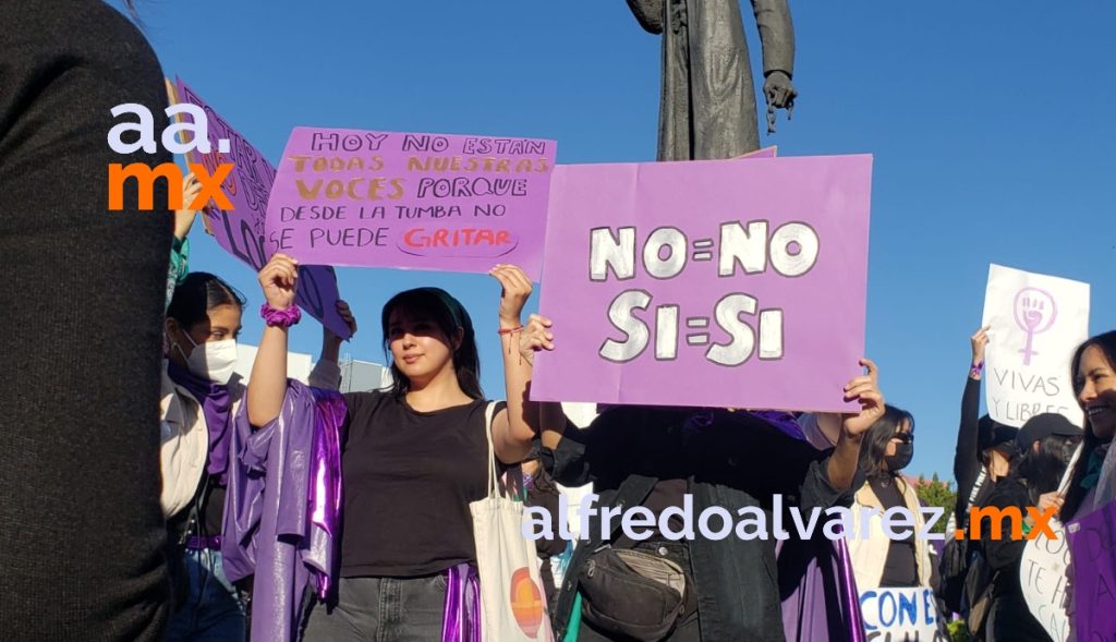 MUJERES SE MANIFIESTAN EN TIJUANA; PIDEN ALTO A LA VIOLENCIA