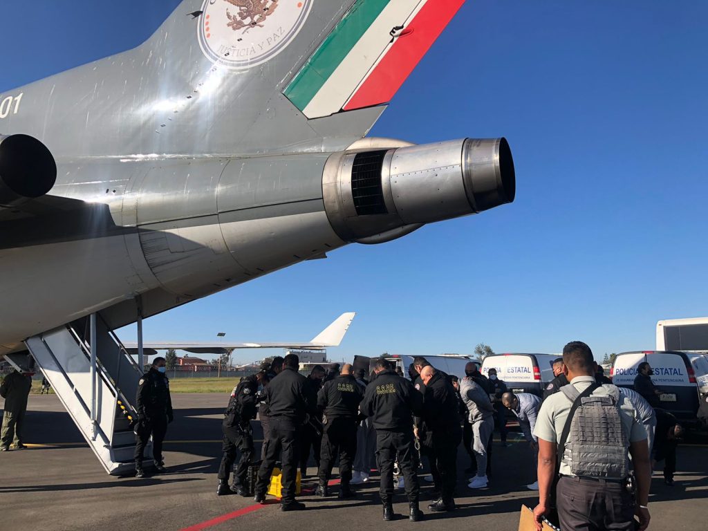 TRASLADAN A REOS DE TIJUANA Y ENSENADA A EL HONGO I