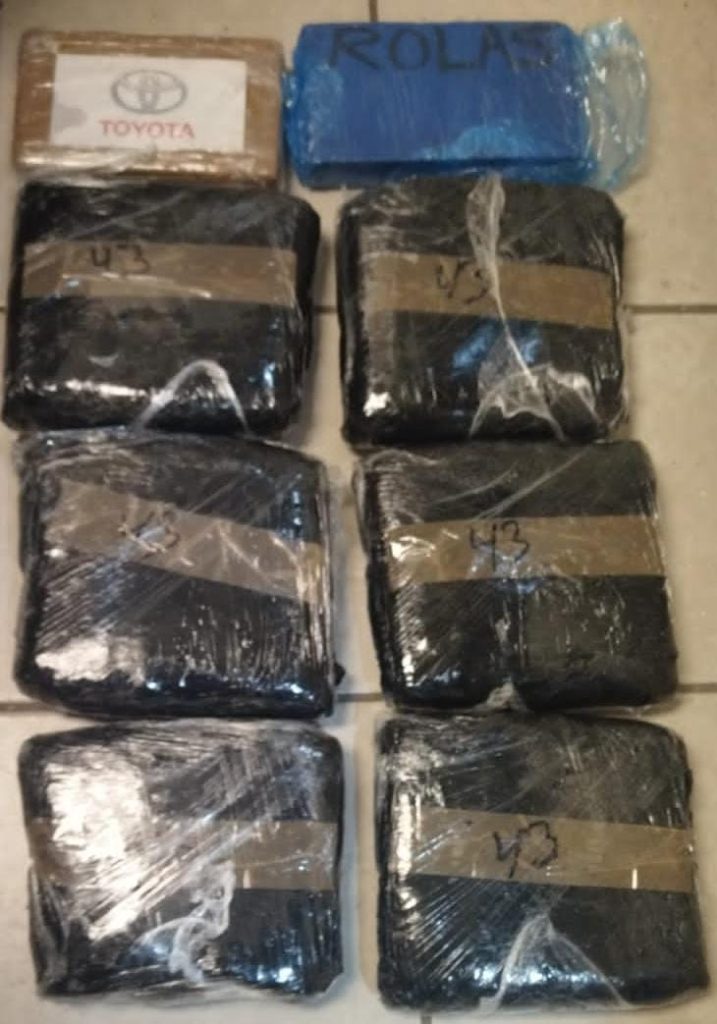 POLICíA MUNICIPAL Y SEDENA INCAUTAN FENTANILO Y COCAíNA