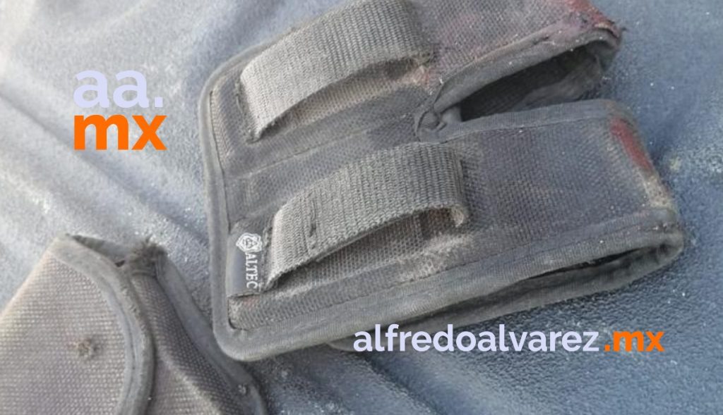HOMBRE AMENAZA A POLICíAS CON PISTOLA; ESTá HERIDO