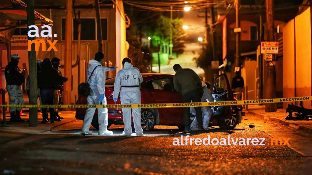 MUJER CHOCA UNIDAD DE BOMBEROS Y ACOMPAñANTE AMENAZA A CONDUCTOR