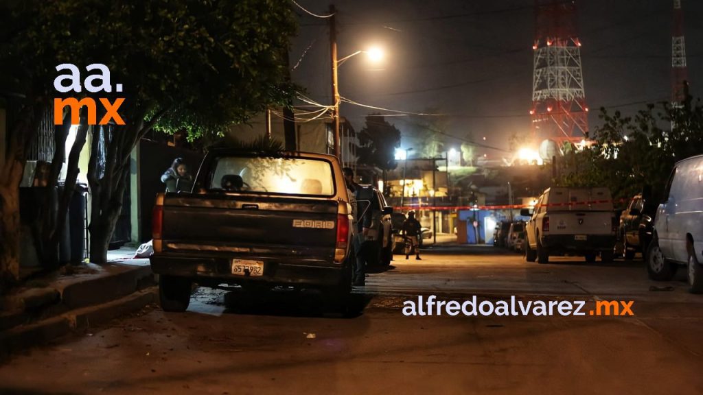 CAOS POR VOLCADURA DE TRáILER EN BULEVAR 2000