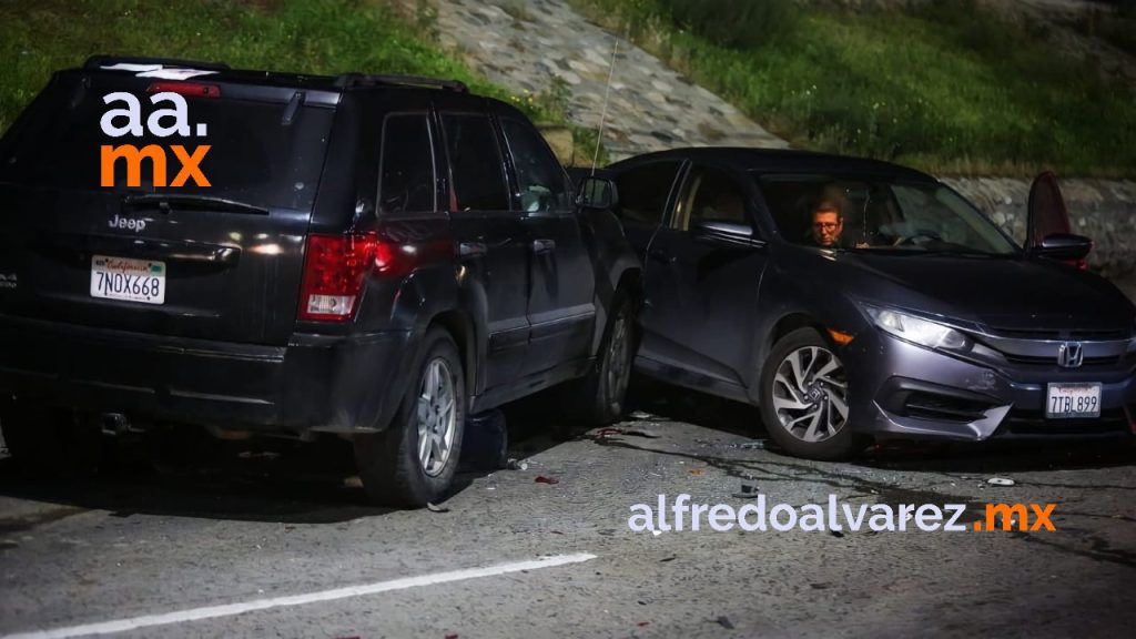 AUTO SE ESTAMPA CON CUATRO VEHíCULOS MIENTRAS HACíAN LíNEA