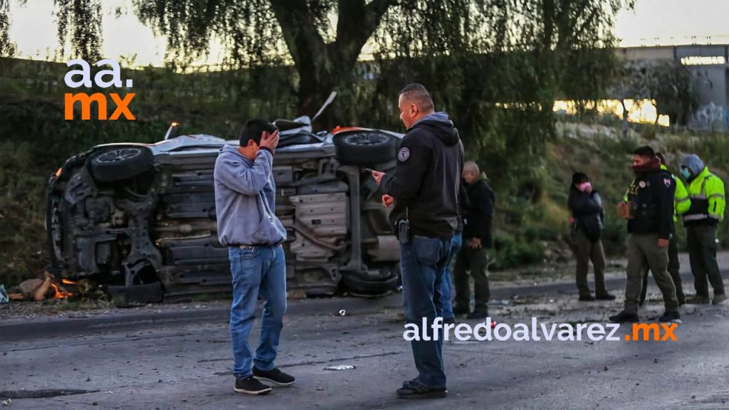 UN MUERTO Y DOS LESIONADOS GRAVES TRAS VOLCADURA DE TAXI LIBRE