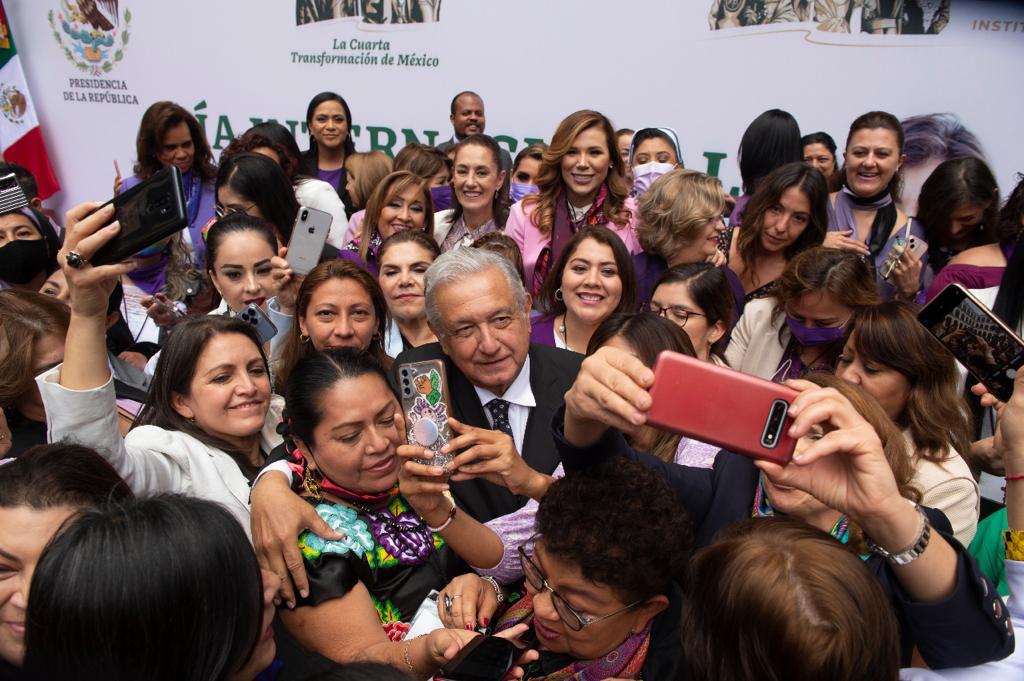 BIDEN PROHíBE IMPORTACIONES DE PETRóLEO RUSO