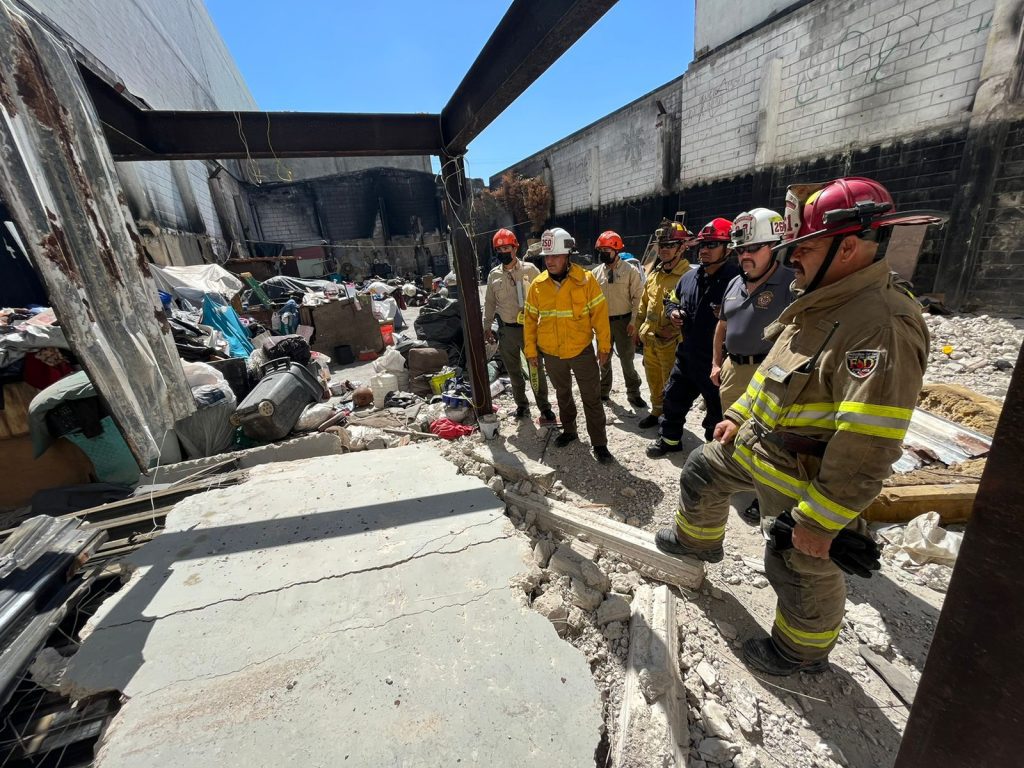 COLAPSA ESTRUCTURA EN EL CENTRO Y ATRAPA PERSONAS EN SITUACIóN DE CALLE