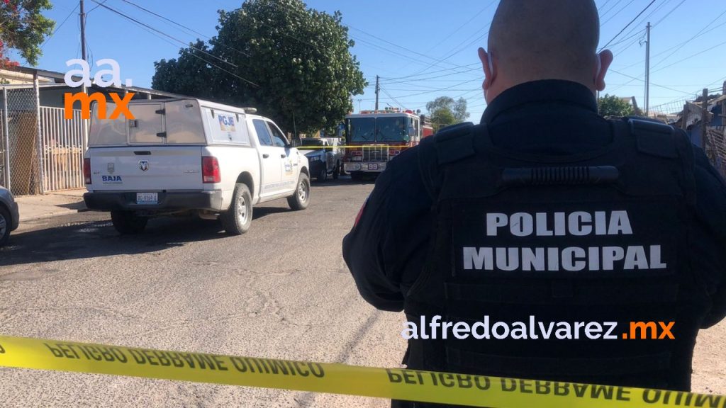UN MUERTO Y DOS LESIONADOS GRAVES TRAS VOLCADURA DE TAXI LIBRE