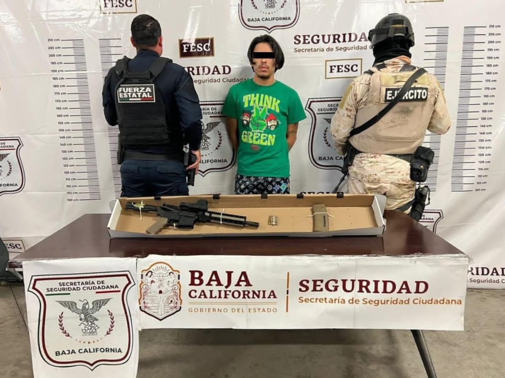 GRUPO DE COORDINACIóN DETIENE A VARIOS JóVENES ARMADOS
