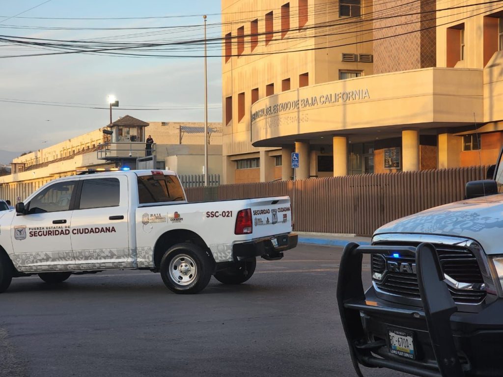 ENTRA AL CERESO JOVEN QUE MUTILó A SU PADRE Y MATó A SU MADRASTRA ENTRA AL CERESO JOVEN QUE MUTILó A SU PADRE Y MATó A SU MADRASTRA