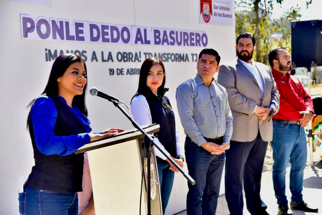 ANUNCIA ALCALDESA PAVIMENTACIóN EN SAN ANTONIO DE LOS BUENOS
