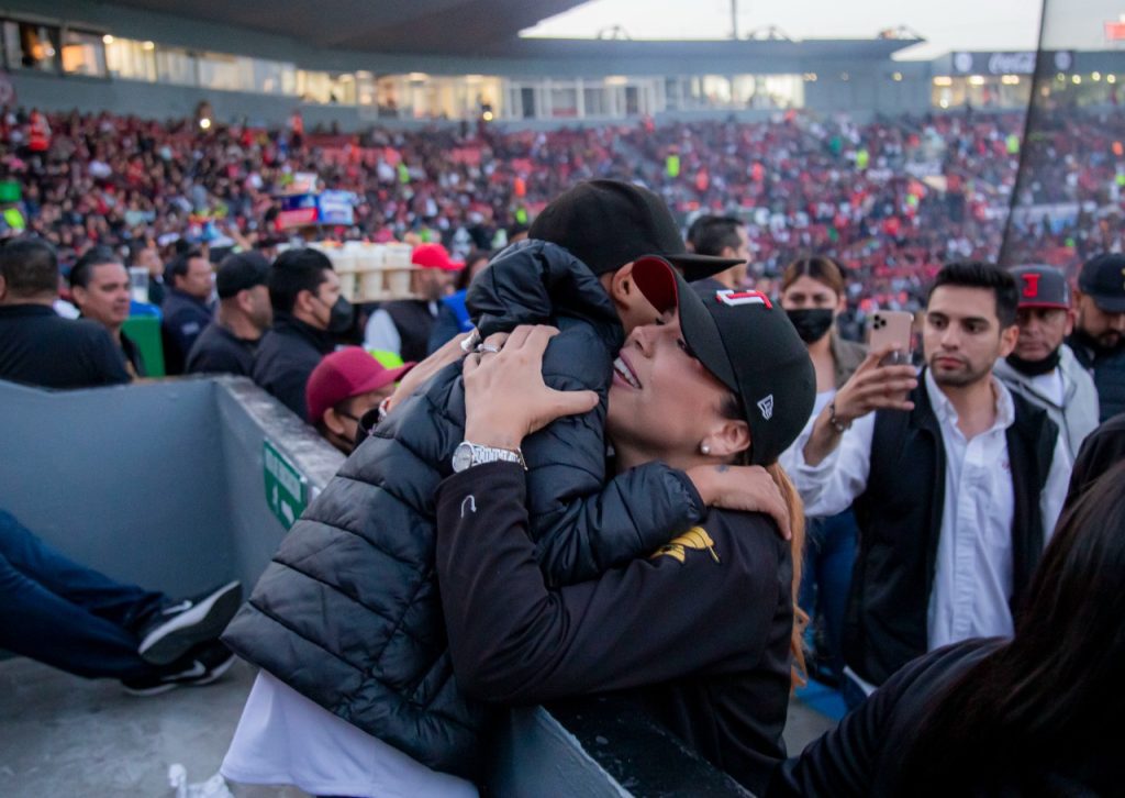 MARINA DEL PILAR ASISTE A ARRANQUE OFICIAL DE LA LIGA MEXICANA DE BEISBOL