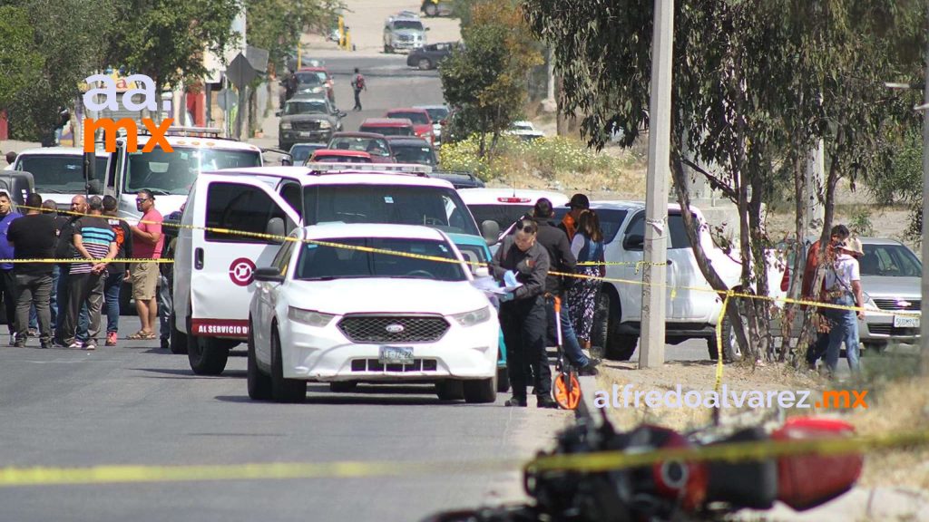 CAMIONETA IMPACTA A MOTOCICLISTA Y LE PROVOCA LA MUERTE CAMIONETA IMPACTA A MOTOCICLISTA Y LE PROVOCA LA MUERTE