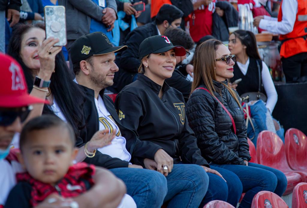 MARINA DEL PILAR ASISTE A ARRANQUE OFICIAL DE LA LIGA MEXICANA DE BEISBOL