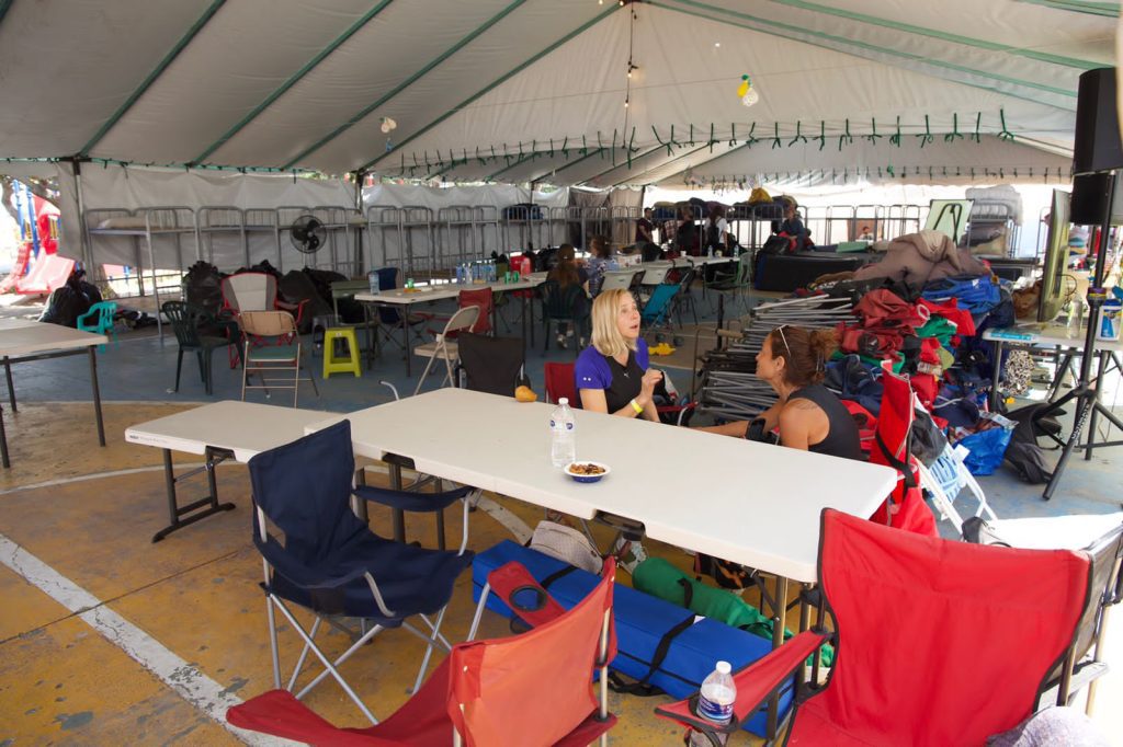 PERMANECEN 83 UCRANIANOS EN ALBERGUE MUNICIPAL