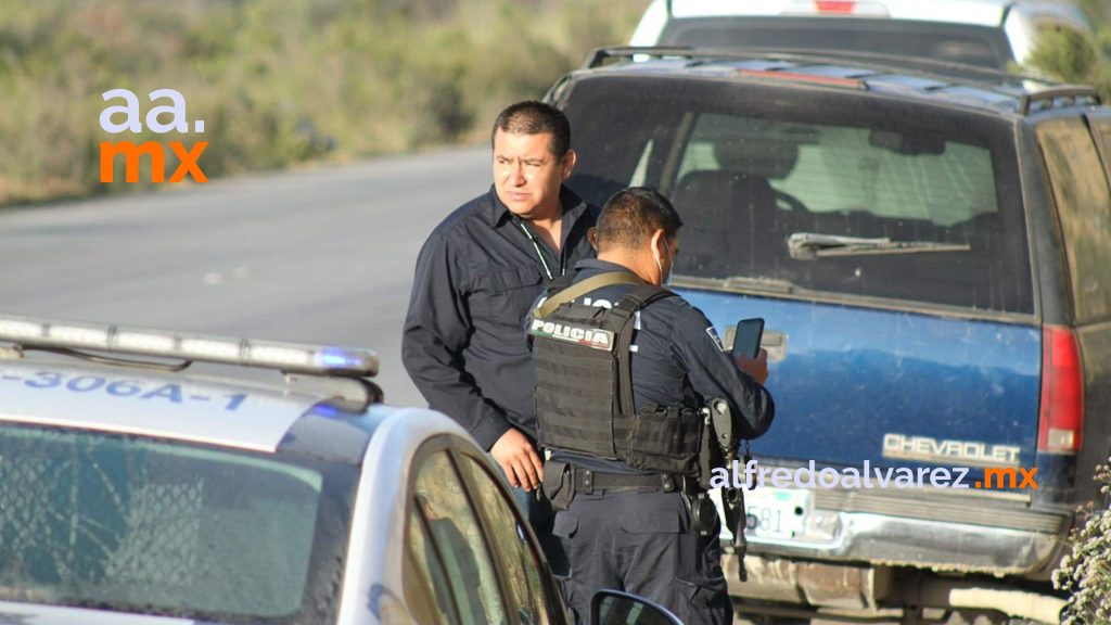 ABANDONAN CADáVER DE MUJER EN UNA SUBURBAN