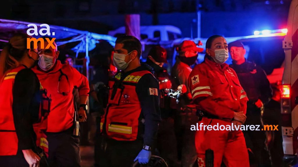 MUJER ES BALEADA DESDE AUTO EN MOVIMIENTO