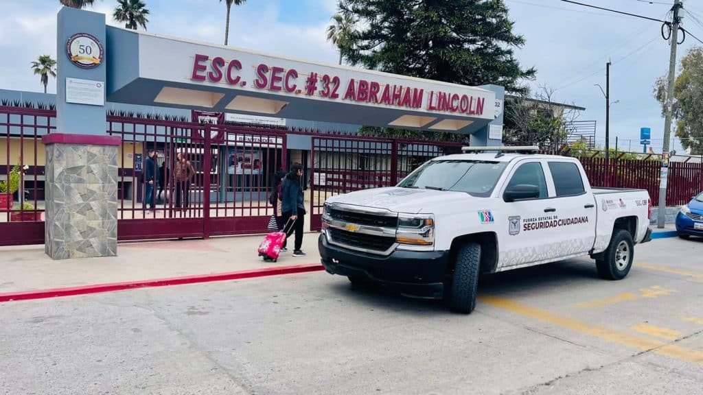 SSCBC MANTIENE VIGILANCIA EN SECUNDARIAS Y PREPAS