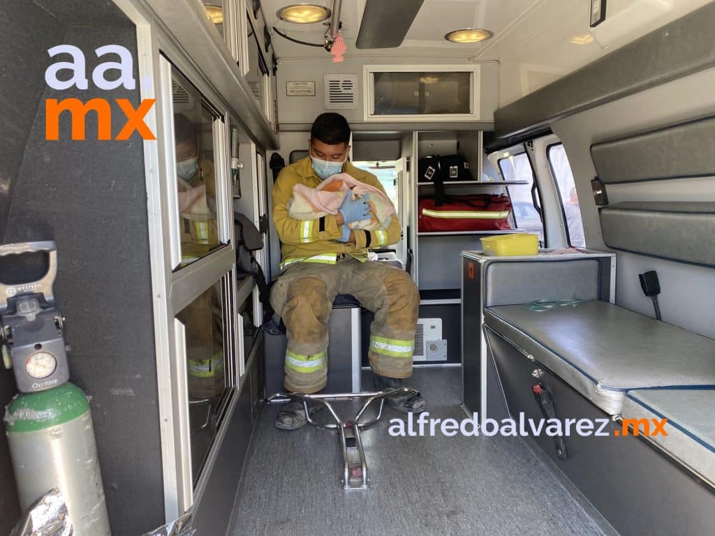 MUJER DA A LUZ EN PLENA VíA PúBLICA EN LA COLONIA OBRERA