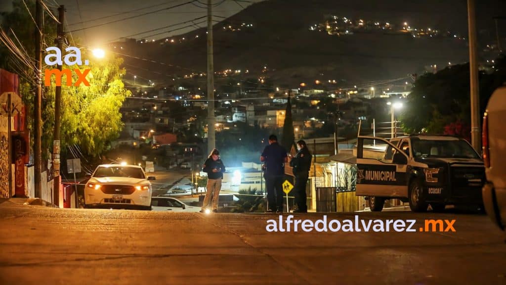 ABANDONAN VEHíCULO CON CADáVER AL INTERIOR DE LA CAJUELA