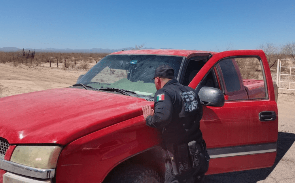ASEGURAN ARMAMENTO, VEHíCULOS Y A UNA PERSONA EN TRINCHERAS