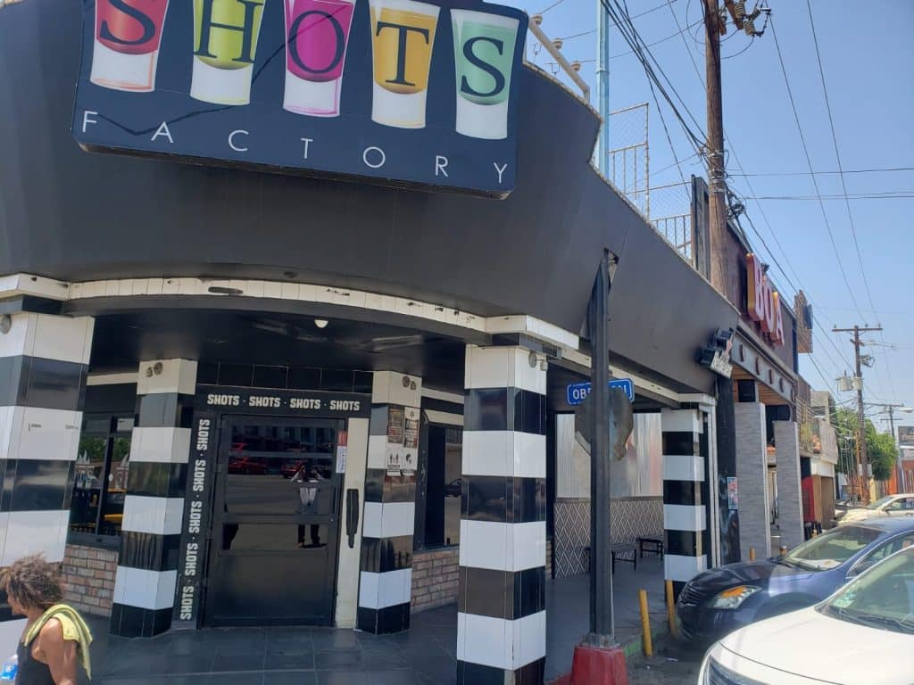 CLAUSURAN VARIOS ANTROS TRAS BRUTAL GOLPIZA A CLIENTES