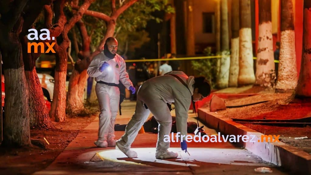 MATAN UN HOMBRE Y HIEREN A OTRO AL SALIR DE UN BAR