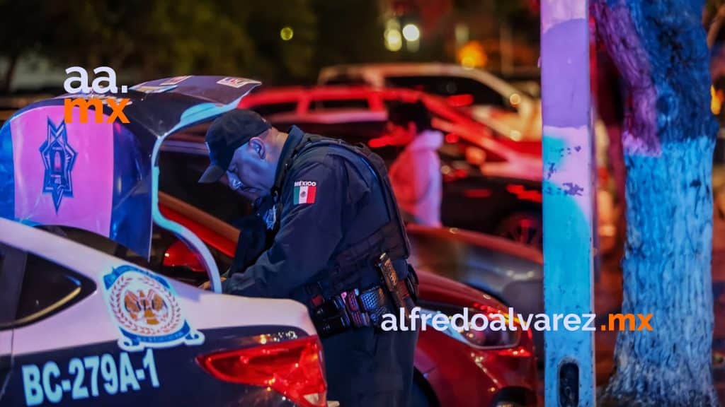 MATAN UN HOMBRE Y HIEREN A OTRO AL SALIR DE UN BAR
