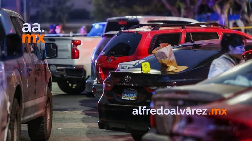 MATAN UN HOMBRE Y HIEREN A OTRO AL SALIR DE UN BAR