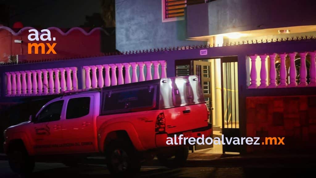HOMBRE LLEGA A SU CASA Y ENCUENTRA UN CADáVER EN LA RECáMARA