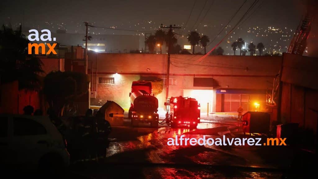 ARDE BODEGA QUE ALMACENABA CARNE Y LáCTEOS