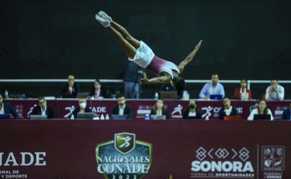 YAHEL GARCíA OBTIENE ORO EN GIMNASIA DE TRAMPOLíN