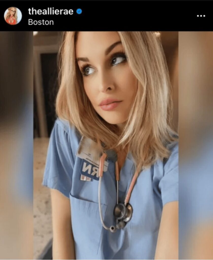 ALLIE RAE, TRIUNFA GRACIAS A SUS PECULIARES PULGARES