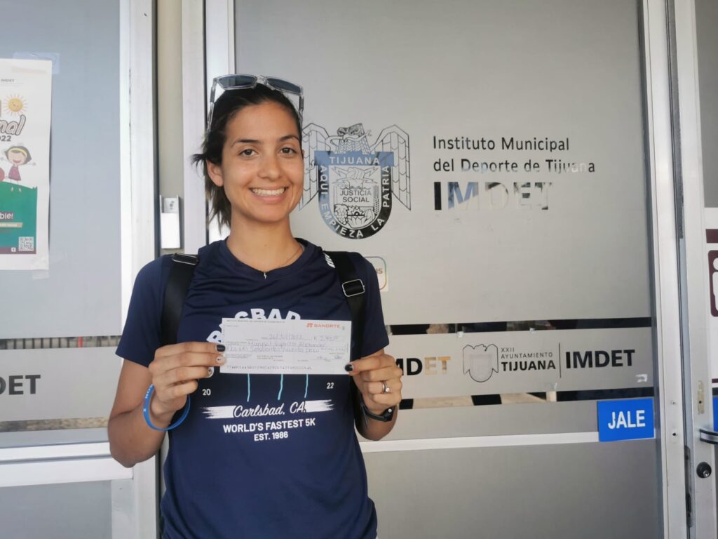ENTREGAN CHEQUES A GANADORES DEL 27 MARATóN INTERNACIONAL DE TIJUANA