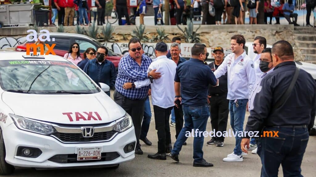 TRANSPORTISTAS SE UNEN PARA PRESTAR UN MEJOR SERVICIO EN LA GARITA DE SAN YSIDRO