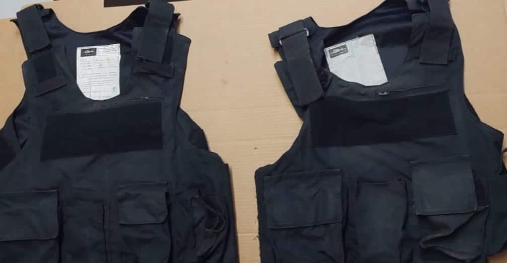 POLICíA DE TIJUANA CAPTURA A PAREJA ARMADA Y CON DROGA