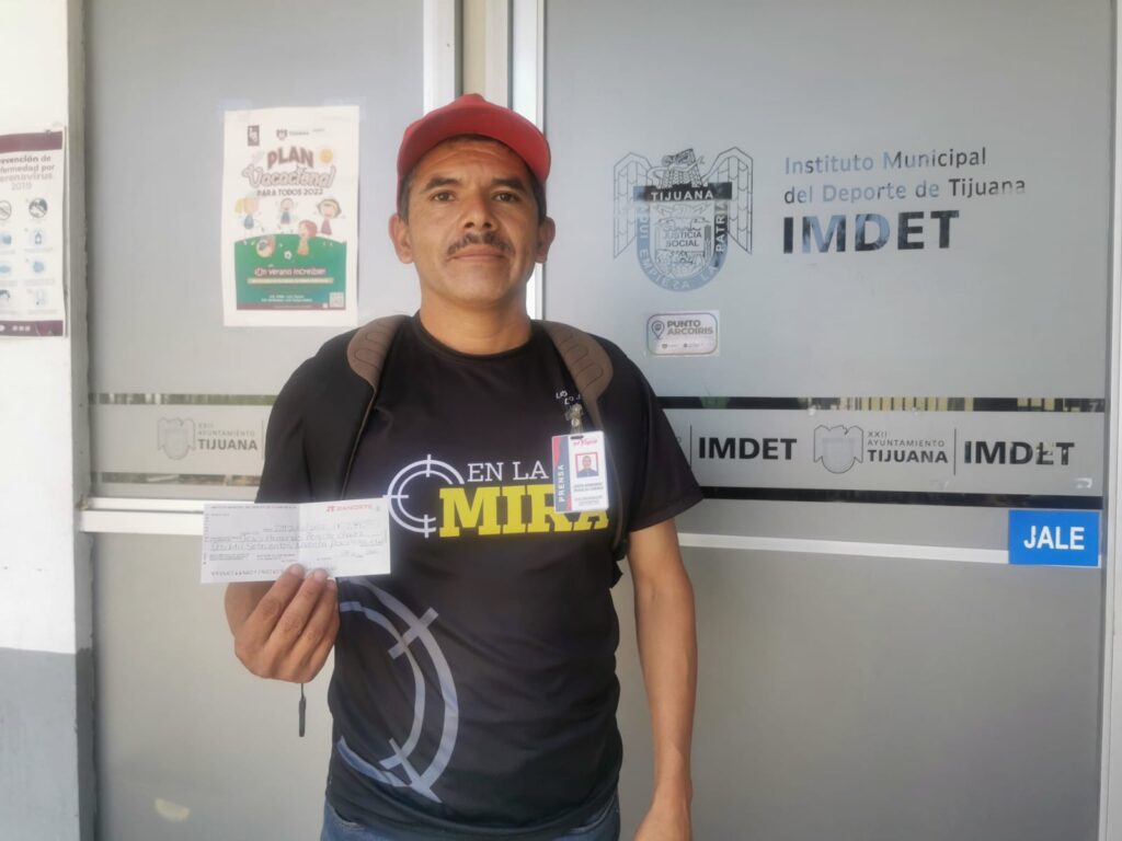 ENTREGAN CHEQUES A GANADORES DEL 27 MARATóN INTERNACIONAL DE TIJUANA