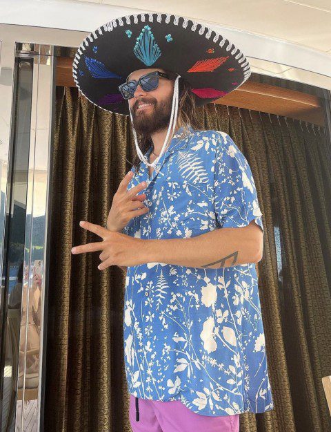 BELINDA PRESUME VACACIONES CON JARED LETO